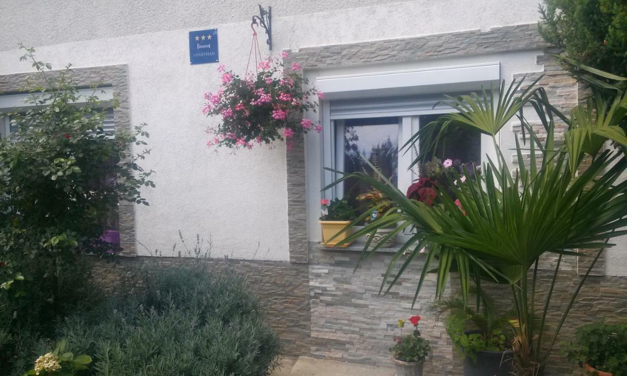 Apartman Teuta Zagreb Exterior foto