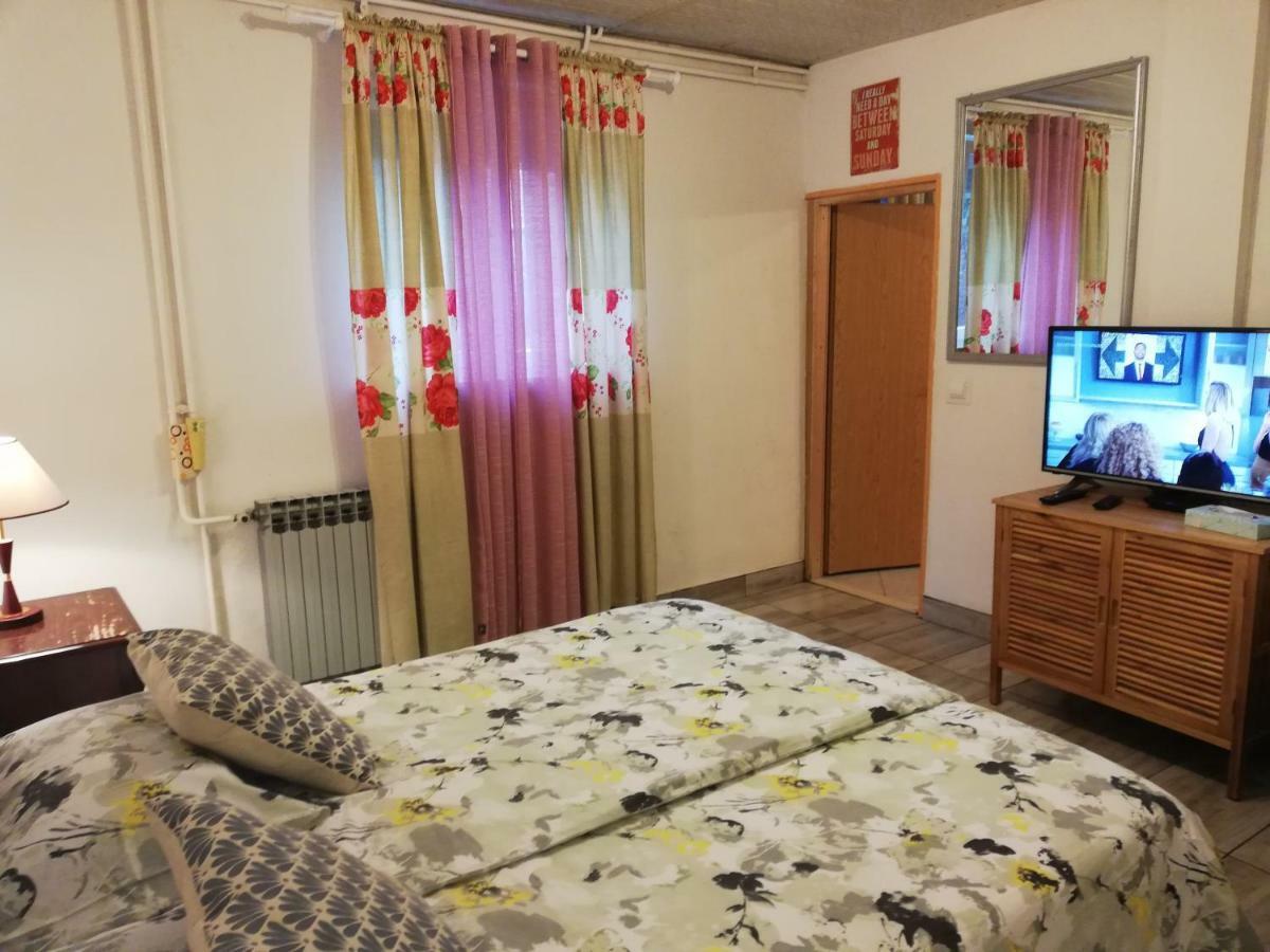 Apartman Teuta Zagreb Exterior foto